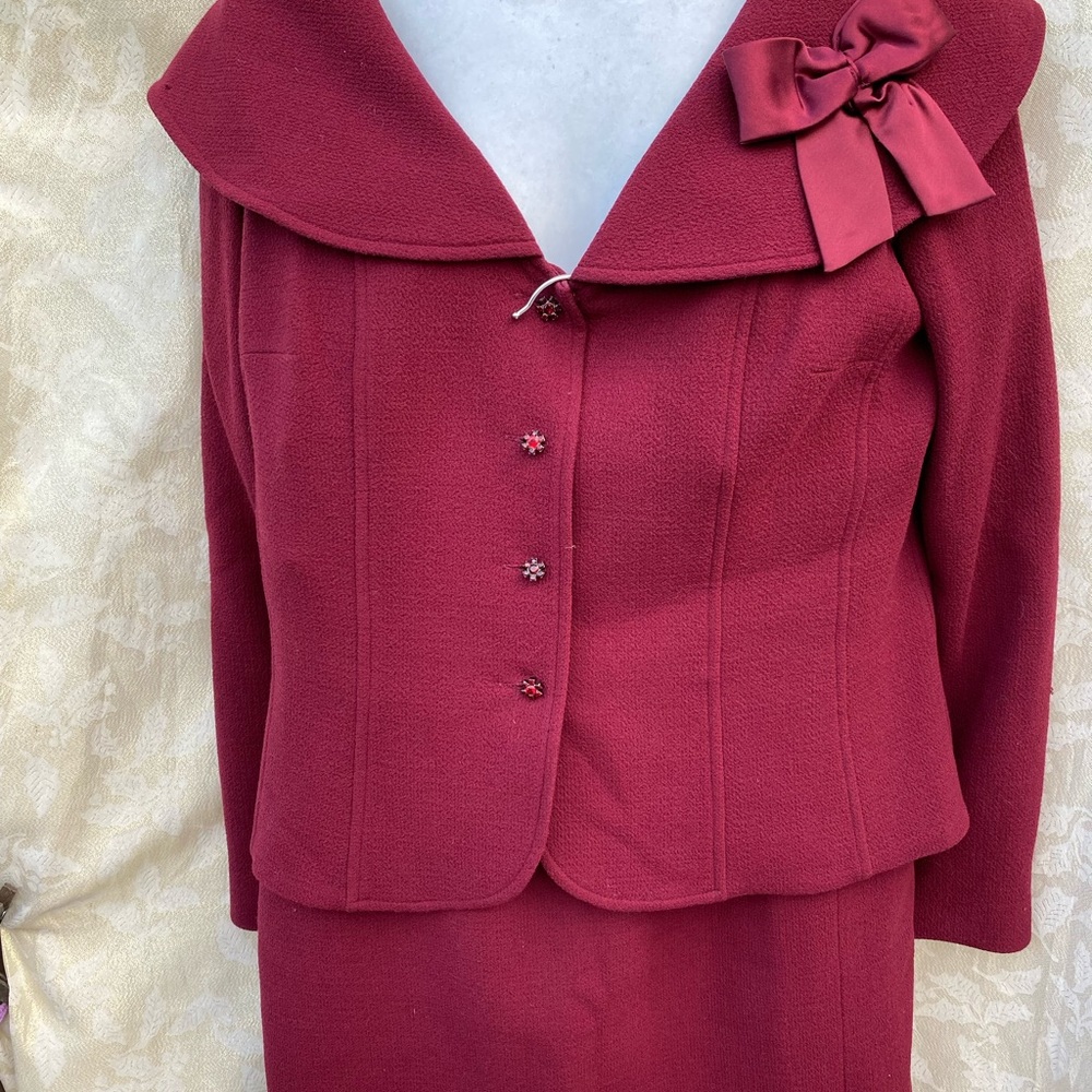 Vintage Kay Unger New York 
2-piece skirt set Size 10
100% wool - Lined - Picture 10 of 13